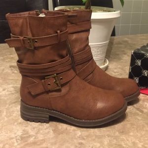 🎈Brand New Boots🎈