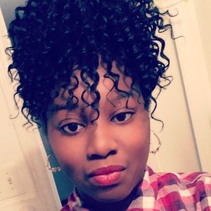 Meet your Posher, Jeretta