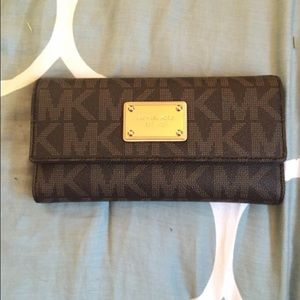 Micheal kors wallet