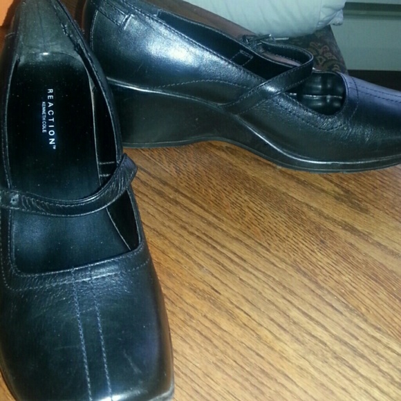 Shoes - Picture 4 of 4