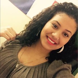 Meet your Posher, Karleny