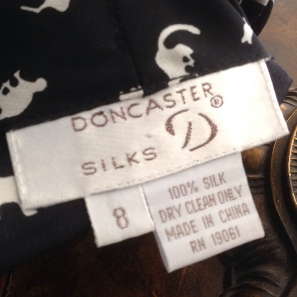 Doncaster black with animal print silk top - Picture 4 of 4