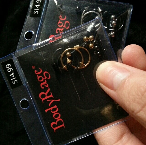 👾BLACK SILVER AND GOLD 20G horseshoe earings👾