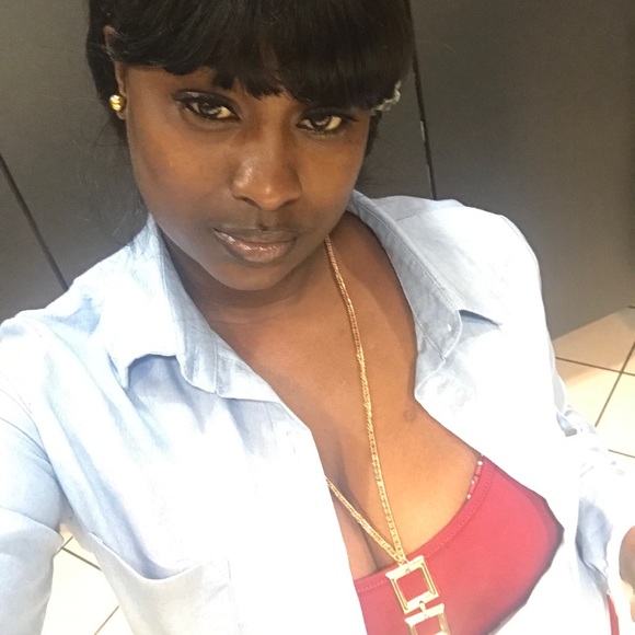 Meet your Posher, Renee - Picture 2 of 4