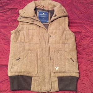 American Eagle vest