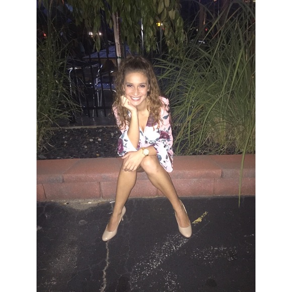 Meet your Posher, Carly - Picture 1 of 1