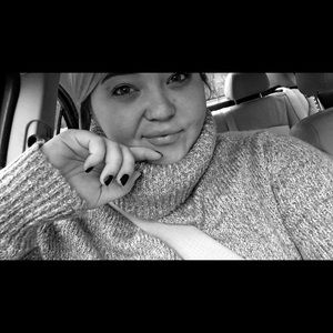 Meet your Posher, Julia