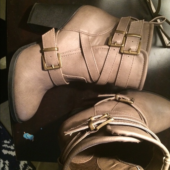 Ankle boots