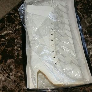 NEW White lace up boot's