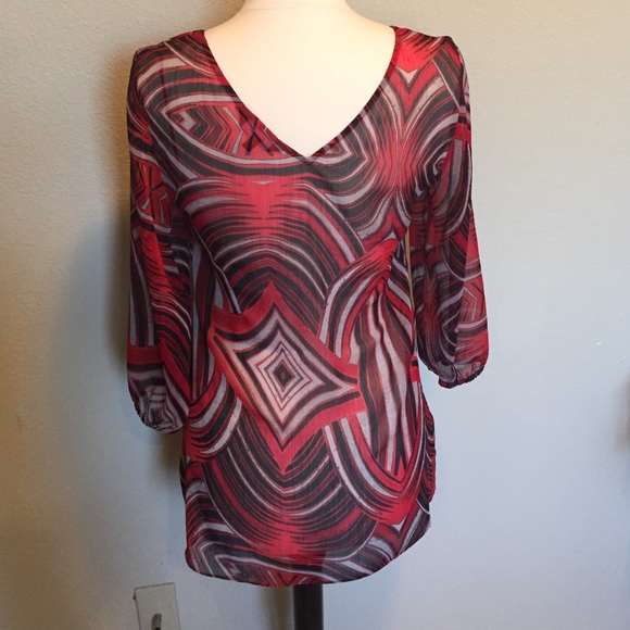 ✌️2 for $10/❤️Express Red, Black & Gray Pattern Tunic w/Bling - Picture 2 of 4