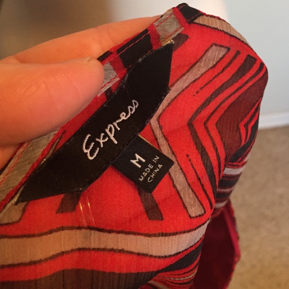 ✌️2 for $10/❤️Express Red, Black & Gray Pattern Tunic w/Bling - Picture 4 of 4