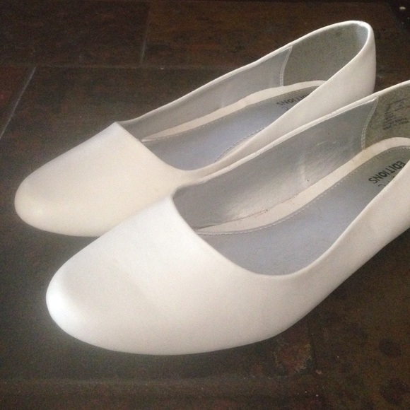 Little white flats size 8