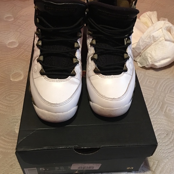 Retro 9s - Picture 2 of 3