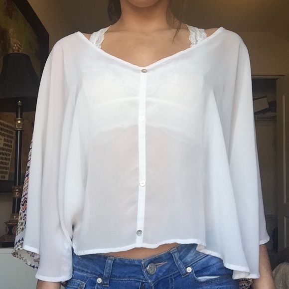 White chiffon shirt with pattern on the back - Picture 3 of 3