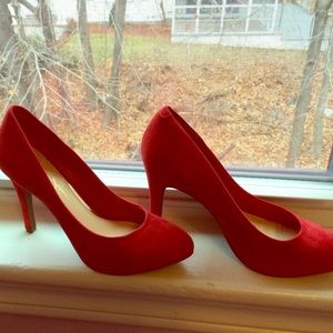Jessica Simpson RED pumps