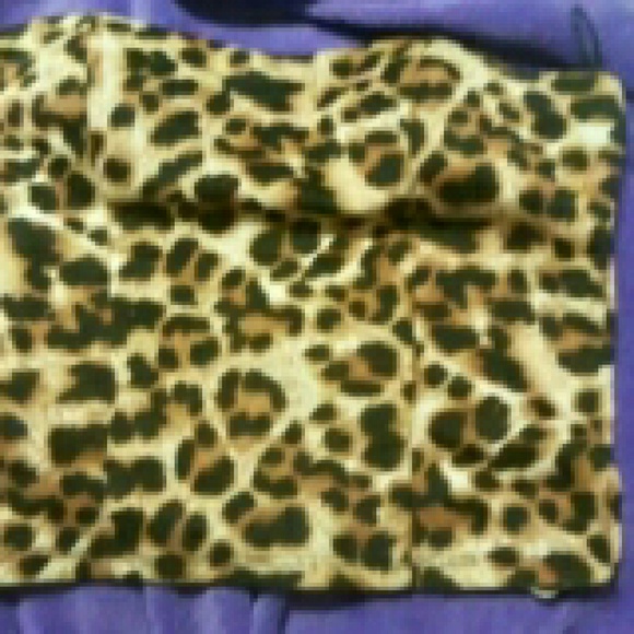 Fashionable cheetah top - Picture 2 of 3