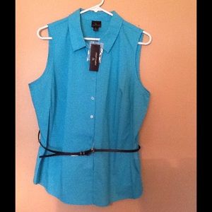 Worthington sleeveless button down top