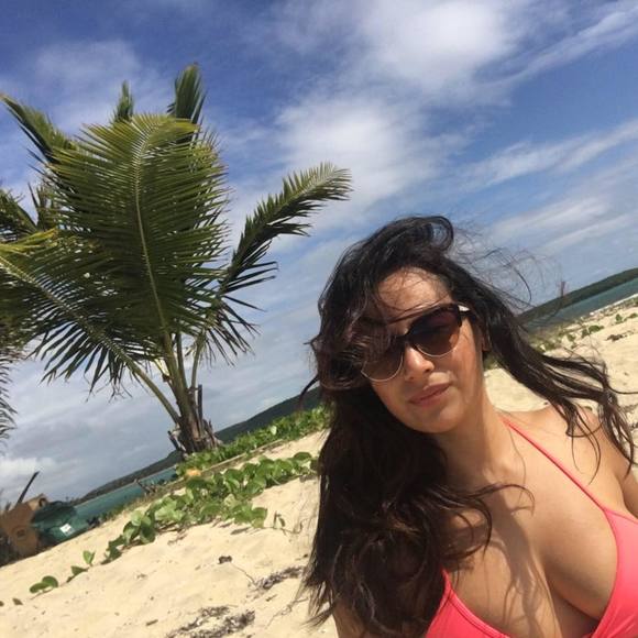 Meet your Posher, Vashti