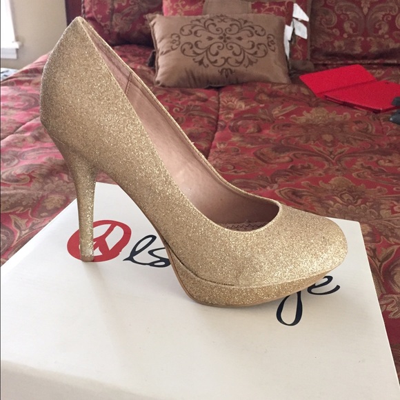 Gold glittery heels