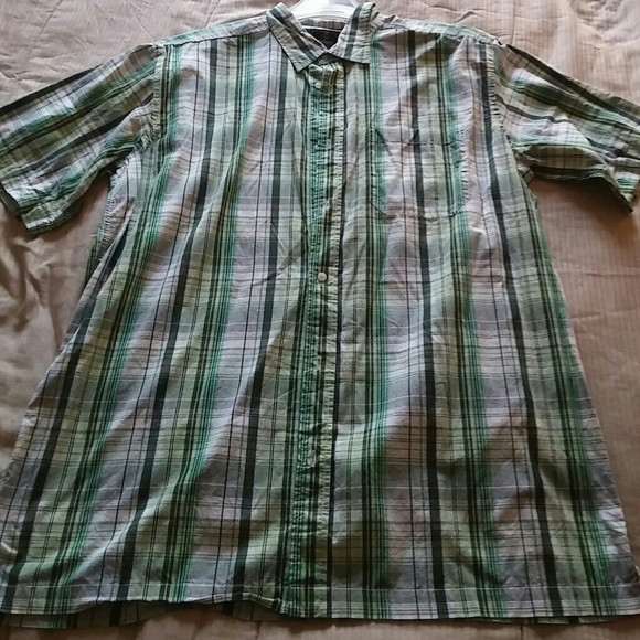 Starbury plaid short sleeve button down shirt