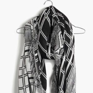NWT Madewell black and white blanket scarf