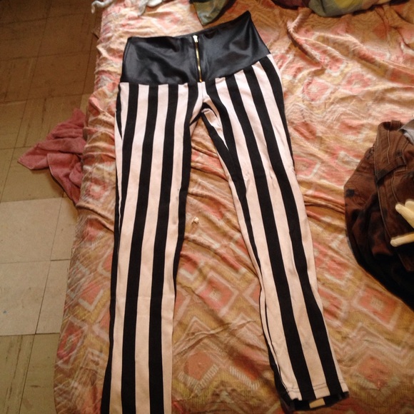 Stripy leggings