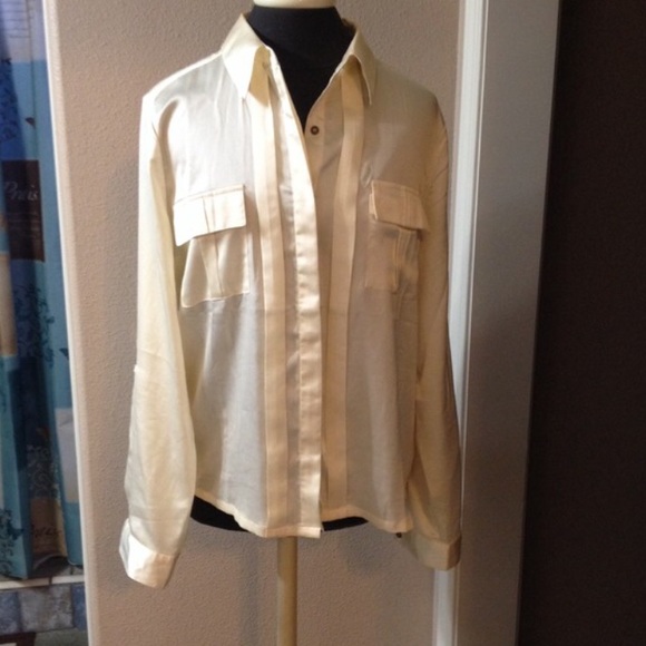 Cream Top - Picture 2 of 2
