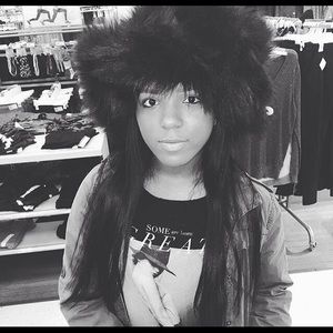 Meet your Posher, Eleisha