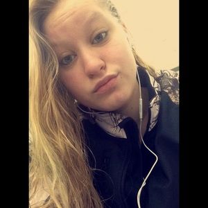 Meet your Posher, Brooke