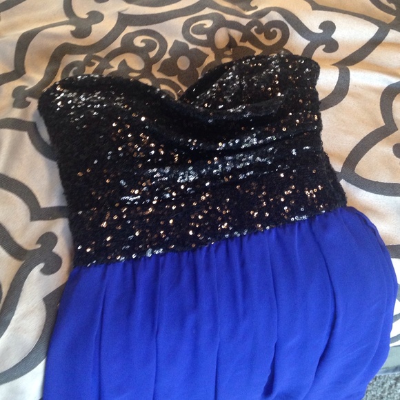 Evening dress - Picture 3 of 3