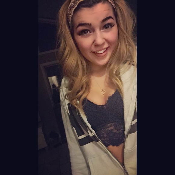 Meet your Posher, Paige