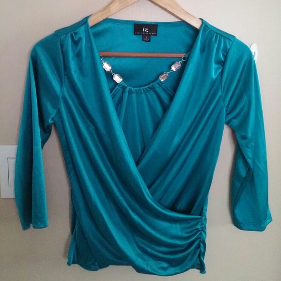 โNWOT Turq 3/4 sleeve Top w/ Jewelsโ
