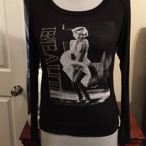 Marilyn Monroe top