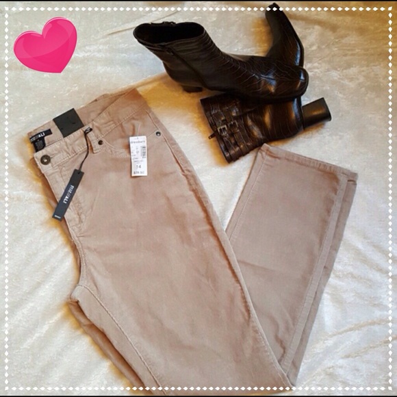 roz & Ali Pants - NWT ■ Roz & Ali Corduroy Skinny Pants
