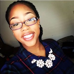 Meet your Posher, Makaela