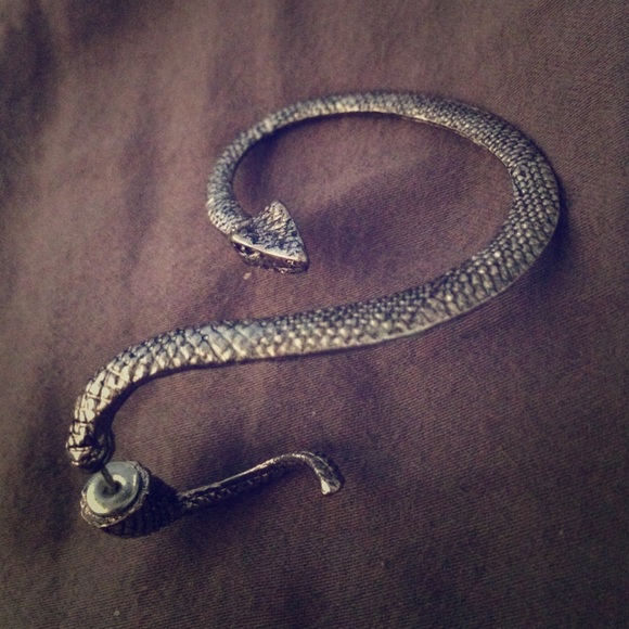 Snake ear cuff