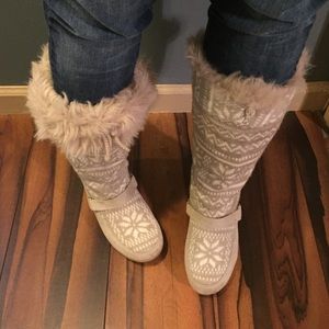 Snowflake boots