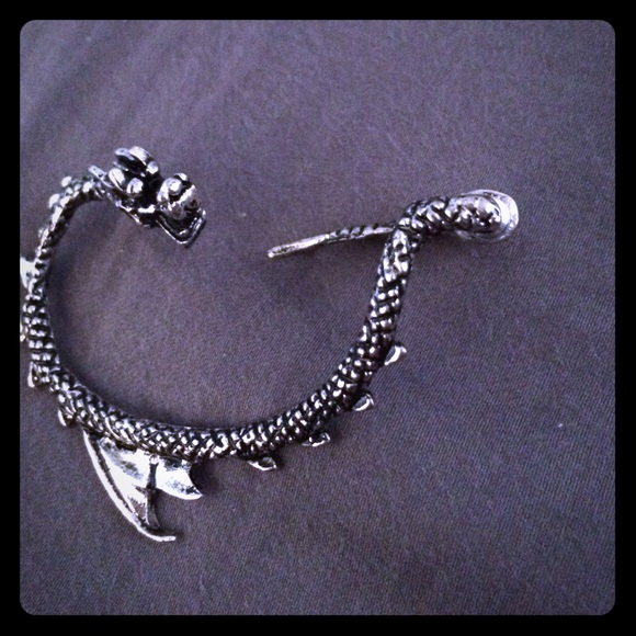 Dragon ear cuff