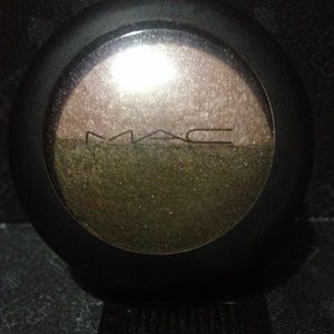 Mac eyeshadow duo