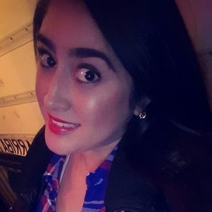 Meet your Posher, Yesenia