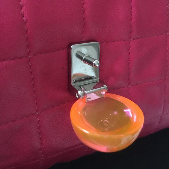 Chanel additional photos - Picture 5 of 5