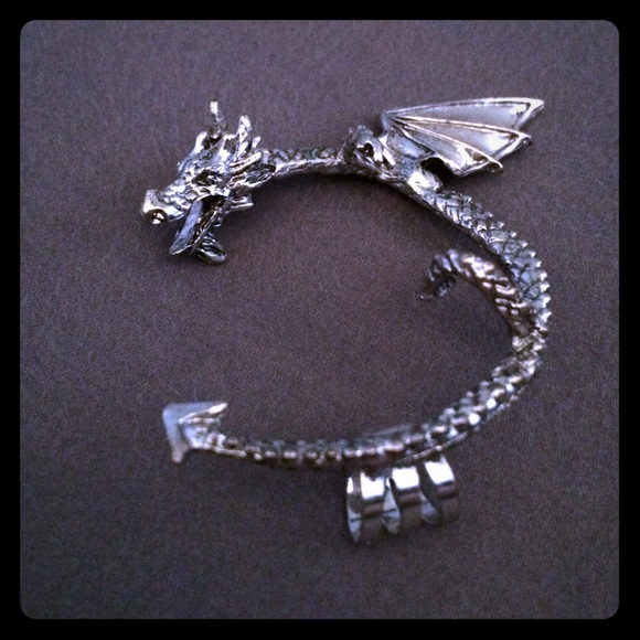 Dragon ear cuff