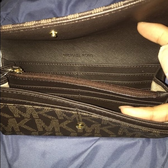 Michael kors wallet - Picture 4 of 4