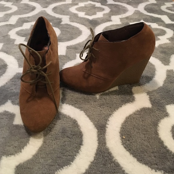 Sam Edelman brown suede booties!