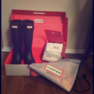 Size 6 Black Hunter Packable Tour Boots