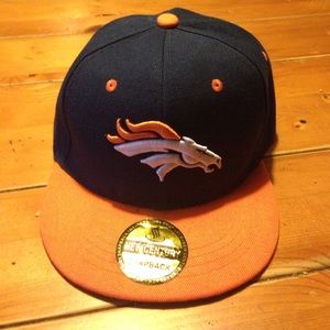A Broncos hat