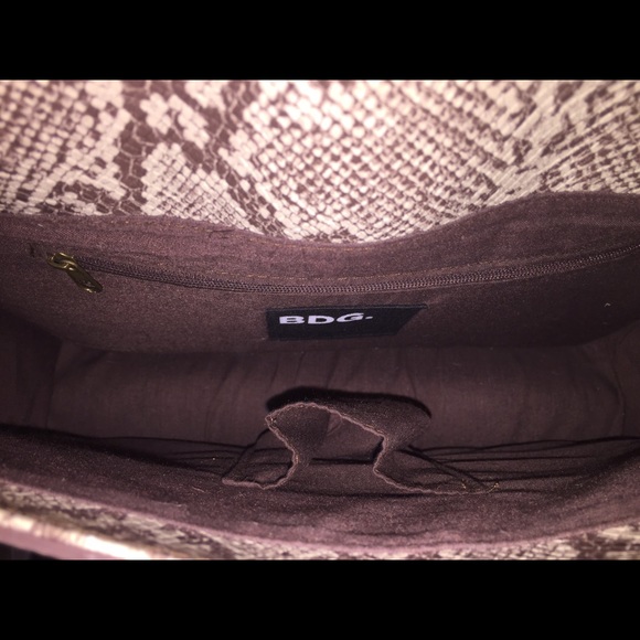 BDG crocodile purse. - Picture 2 of 4