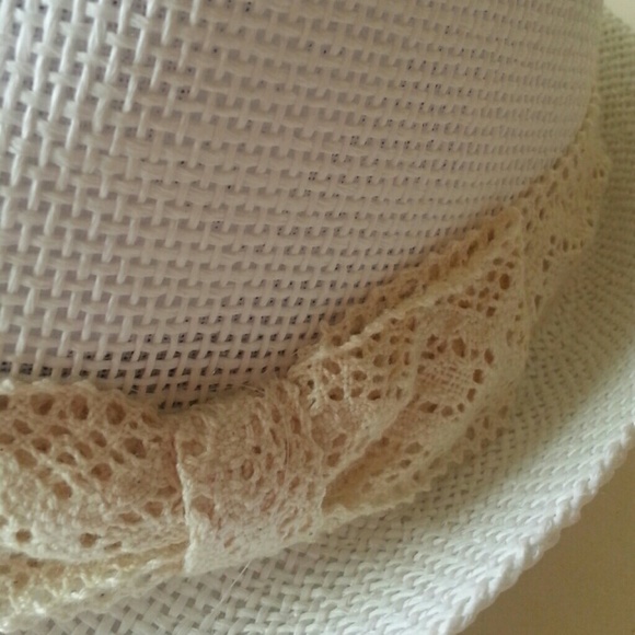 Straw Fedora - Picture 3 of 3