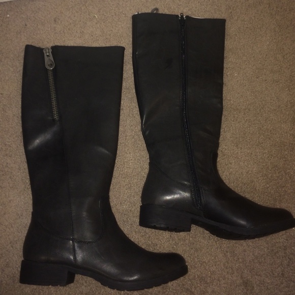 Black boots - Picture 2 of 4