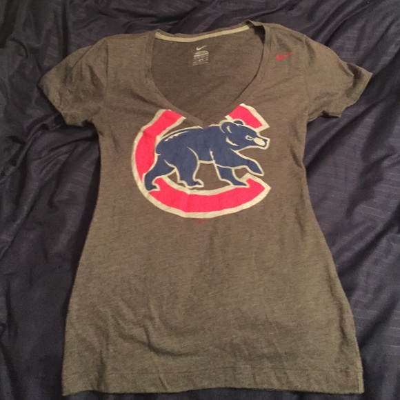 Nike t shirt Cubs logo